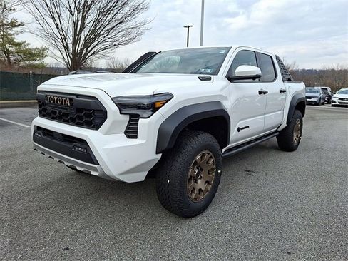 New 2025 Toyota Tacoma Trailhunter image 2