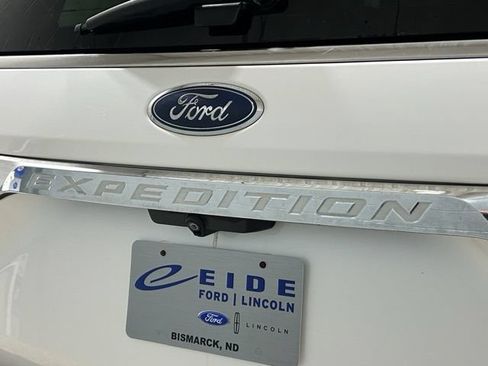 Used 2018 Ford Expedition Limited w/ Equipment Group 302A AWD/4WD image 40