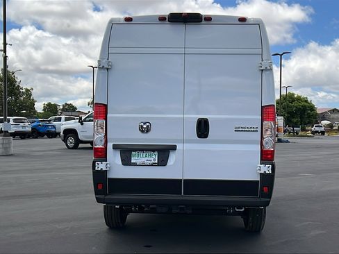 New 2026 RAM ProMaster 2500 w/ Convenience Group FWD image 4