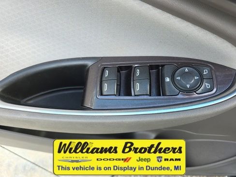 Used 2018 Chevrolet Malibu LT image 11