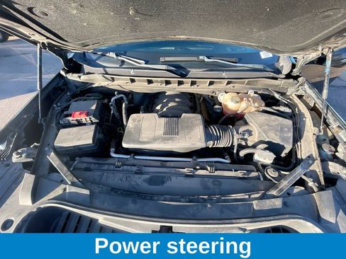 Used 2022 Chevrolet Suburban Z71 w/ Luxury Package image 13