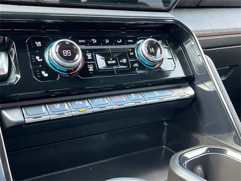 Used 2025 GMC Sierra 2500 AT4 w/ AT4 Premium Plus Package image 23