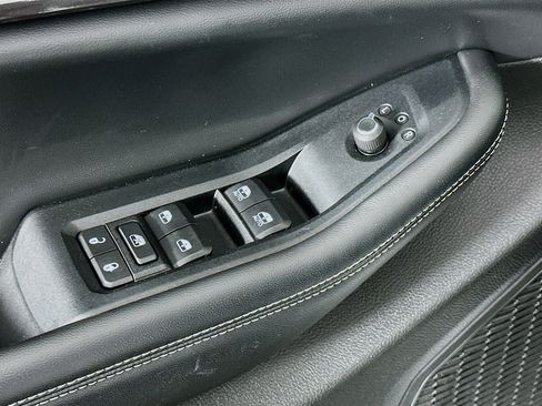 Used 2023 Jeep Grand Cherokee L Altitude image 15