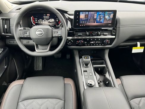 New 2026 Nissan Pathfinder Platinum w/ Lighting Package image 3