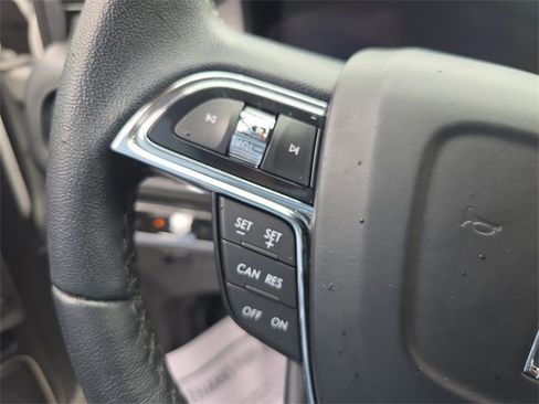 Used 2023 Lincoln Nautilus FWD image 19