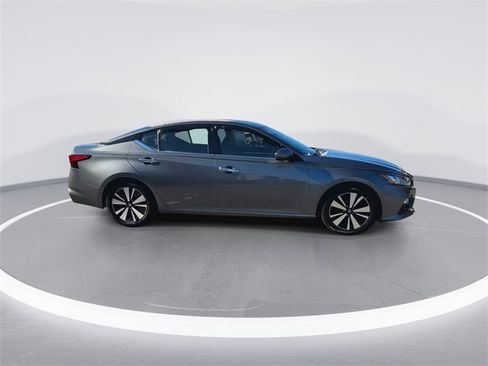 Used 2019 Nissan Altima 2.5 SV image 9