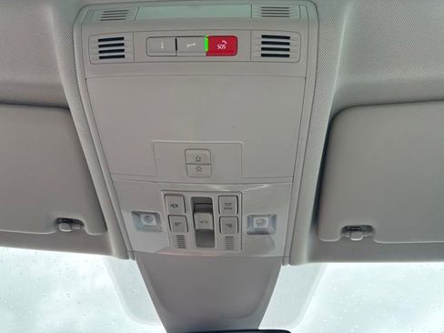 Used 2024 Volkswagen Tiguan SE FWD image 29