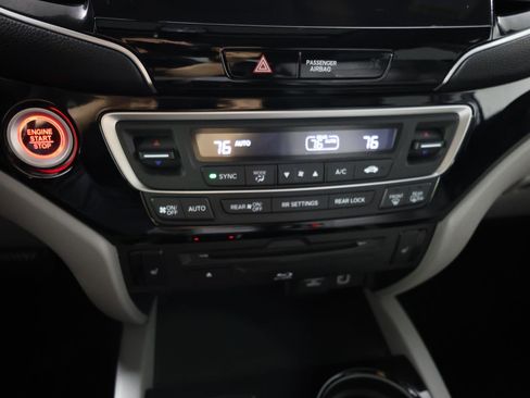 Used 2019 Honda Pilot Touring image 17