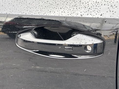 Certified 2025 Nissan Kicks SR image 14