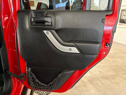 Used 2014 Jeep Wrangler Unlimited Rubicon w/ Connectivity Group AWD/4WD image 44