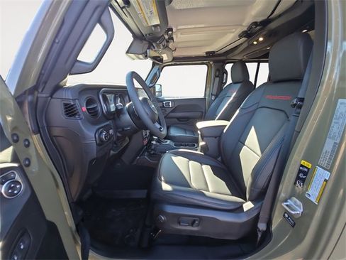 Used 2025 Jeep Gladiator Rubicon w/ Safety Group image 9