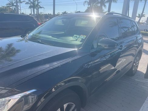 Used 2022 Volkswagen Tiguan S image 1