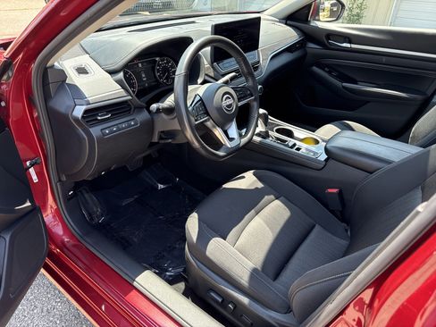 Used 2023 Nissan Altima 2.5 SV w/ SV Premium Package AWD/4WD image 17