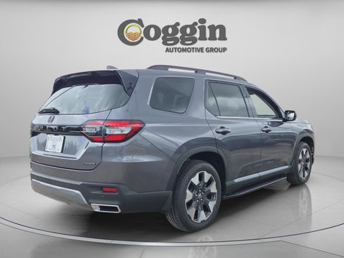 New 2026 Honda Pilot Touring image 5