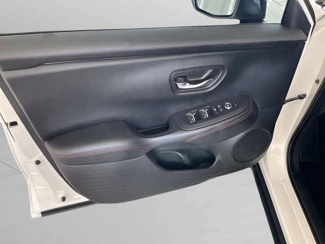 Certified 2025 Honda HR-V Sport image 9