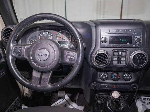 Used 2018 Jeep Wrangler Unlimited Sport S image 16