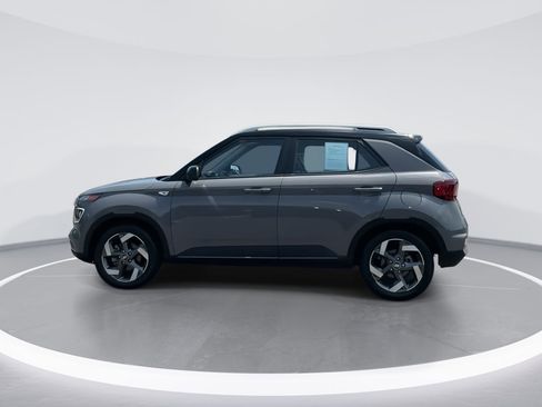 Certified 2022 Hyundai Venue Limited image 4