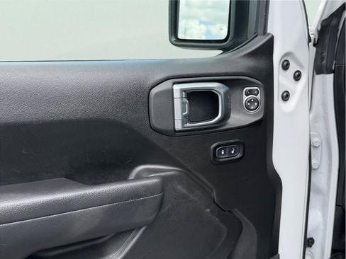 Used 2025 Jeep Wrangler Unlimited Rubicon 4xe w/ Safety Group AWD/4WD image 12