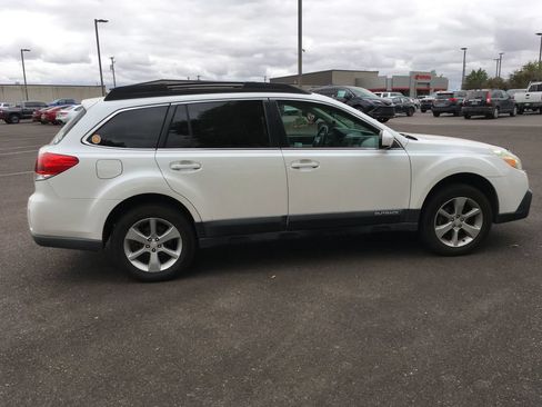 Used 2013 Subaru Outback 2.5i Premium AWD/4WD image 7