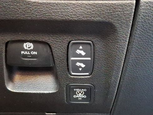 Certified 2025 RAM 1500 Limited image 25