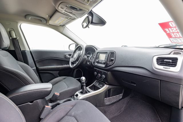 Used 2018 Jeep Compass Sport w/ Mopar Graphics Package FWD image 20
