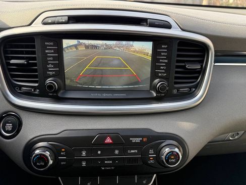Used 2016 Kia Sorento SX image 14