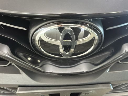 Used 2024 Toyota Camry SE FWD image 8