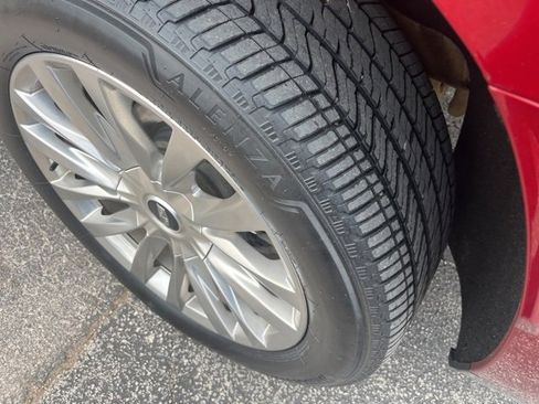 Used 2023 Cadillac Escalade Premium Luxury image 7