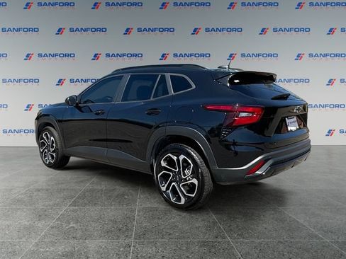 Used 2024 Chevrolet Trax RS w/ Driver Confidence Package FWD image 3