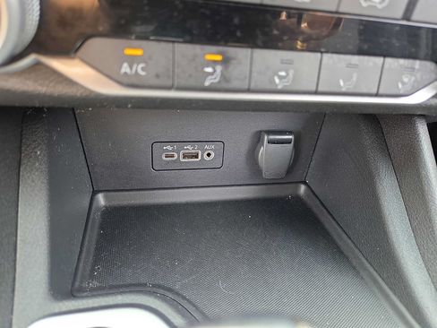 Used 2023 Nissan Sentra SV FWD image 23