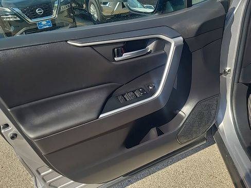 Used 2022 Toyota RAV4 XLE image 10
