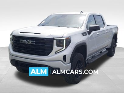 Used 2022 GMC Sierra 1500 Elevation w/ LPO, Elevation Black Package