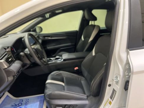 Used 2026 Toyota Camry Hybrid w/ Multimedia Upgrade Package FWD image 18