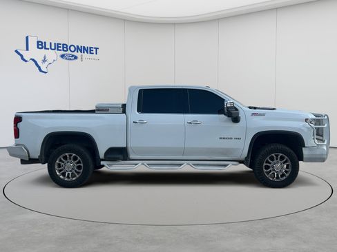 Used 2024 Chevrolet Silverado 2500 LTZ w/ LTZ Convenience Package AWD/4WD image 4