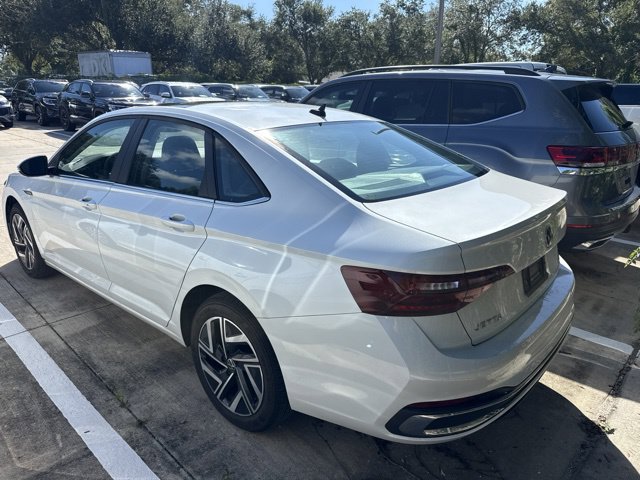 Used 2024 Volkswagen Jetta SEL FWD image 4