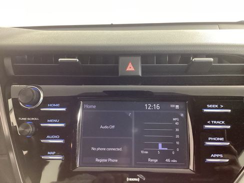 Used 2020 Toyota Camry LE image 24