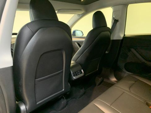 Used 2025 Tesla Model Y Performance image 46