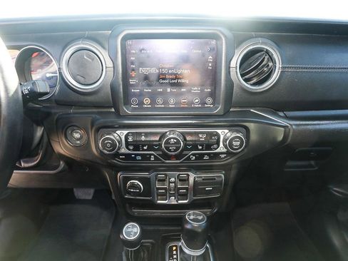 Used 2021 Jeep Wrangler Unlimited Sahara w/ Cold Weather Group image 16