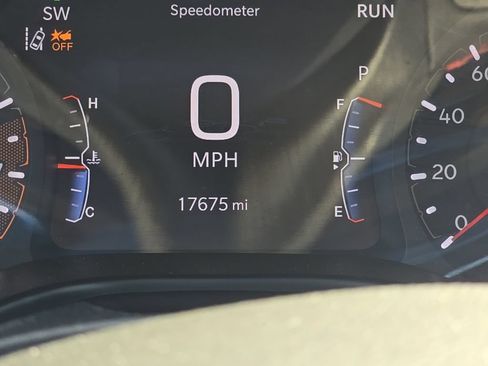 Used 2025 Jeep Compass Trailhawk AWD/4WD image 8