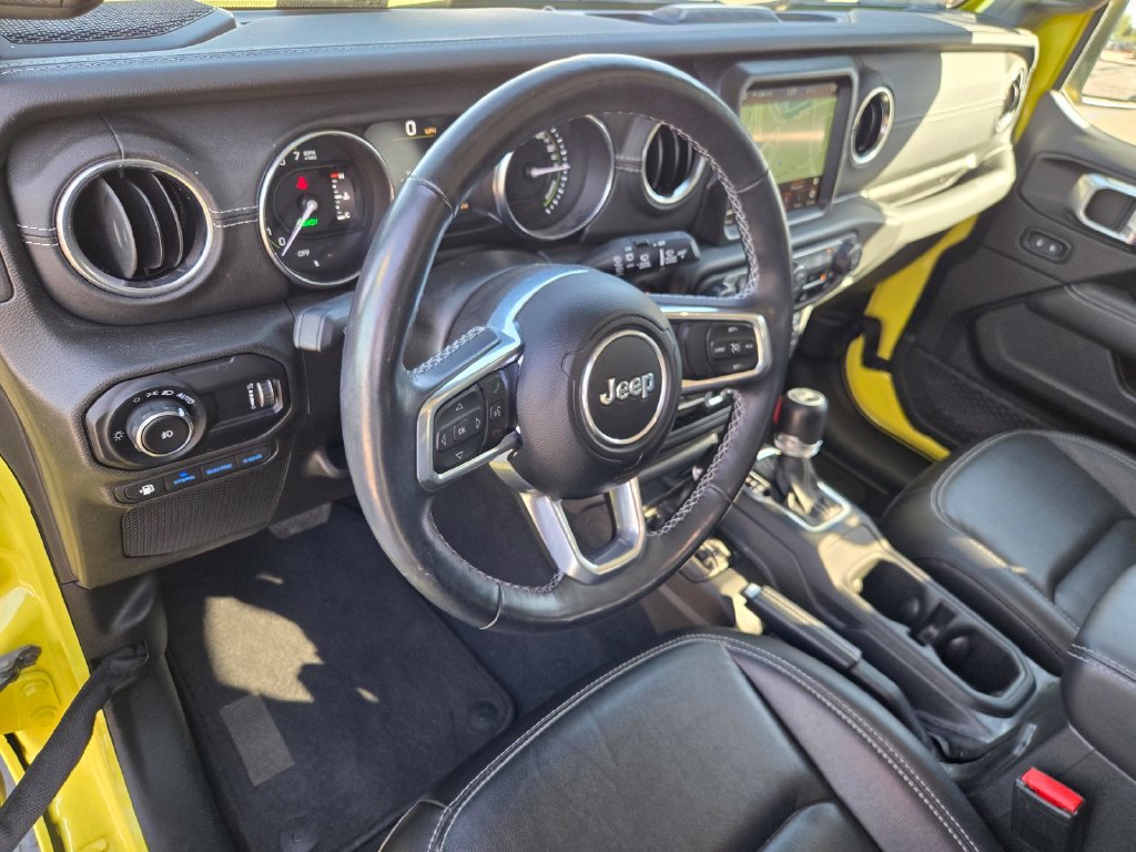Used 2023 Jeep Wrangler Unlimited Sahara w/ Cold Weather Group AWD/4WD image 18