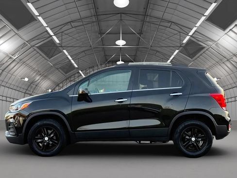 Used 2019 Chevrolet Trax LT w/ LT Convenience Package AWD/4WD image 4