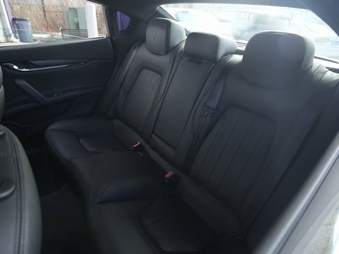 Used 2018 Maserati Quattroporte S image 20