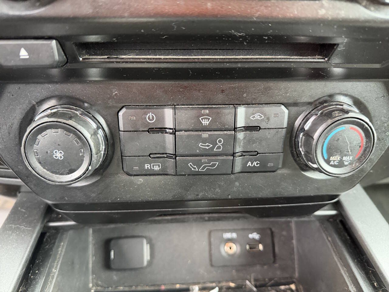 Used 2015 Ford F150 XLT w/ Equipment Group 301A Mid AWD/4WD image 37