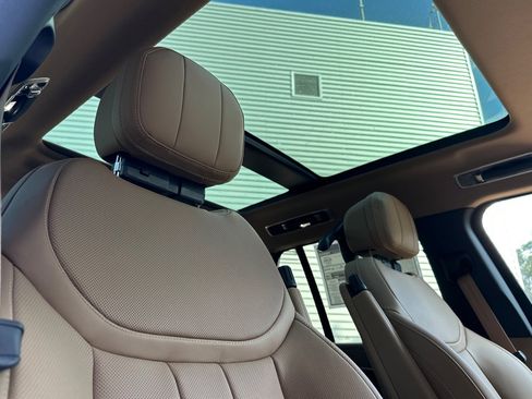 New 2026 Land Rover Range Rover SE image 22