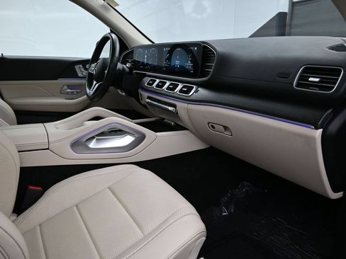 Used 2021 Mercedes-Benz GLS 450 4MATIC image 43