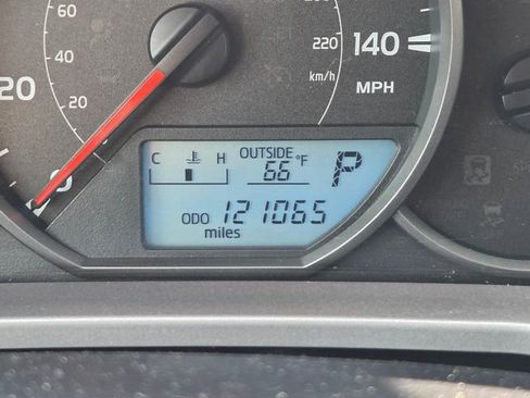 Used 2016 Toyota RAV4 LE AWD/4WD image 40