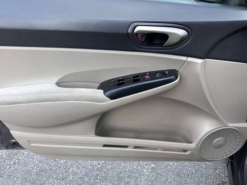 Used 2010 Honda Civic LX image 19