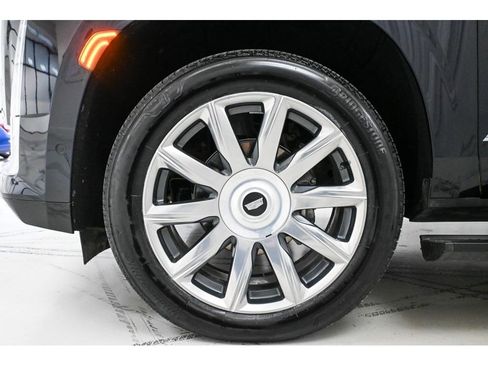 Used 2022 Cadillac Escalade ESV Premium Luxury Platinum image 22