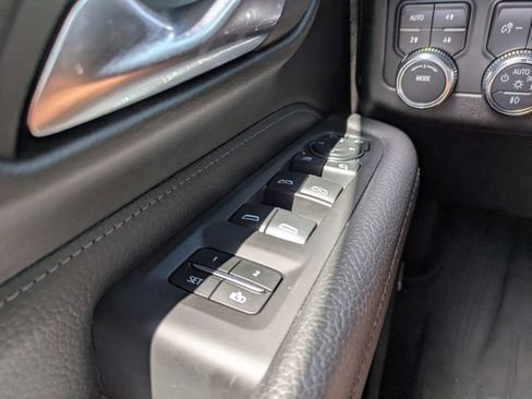 Used 2024 GMC Yukon XL Denali AWD/4WD image 27