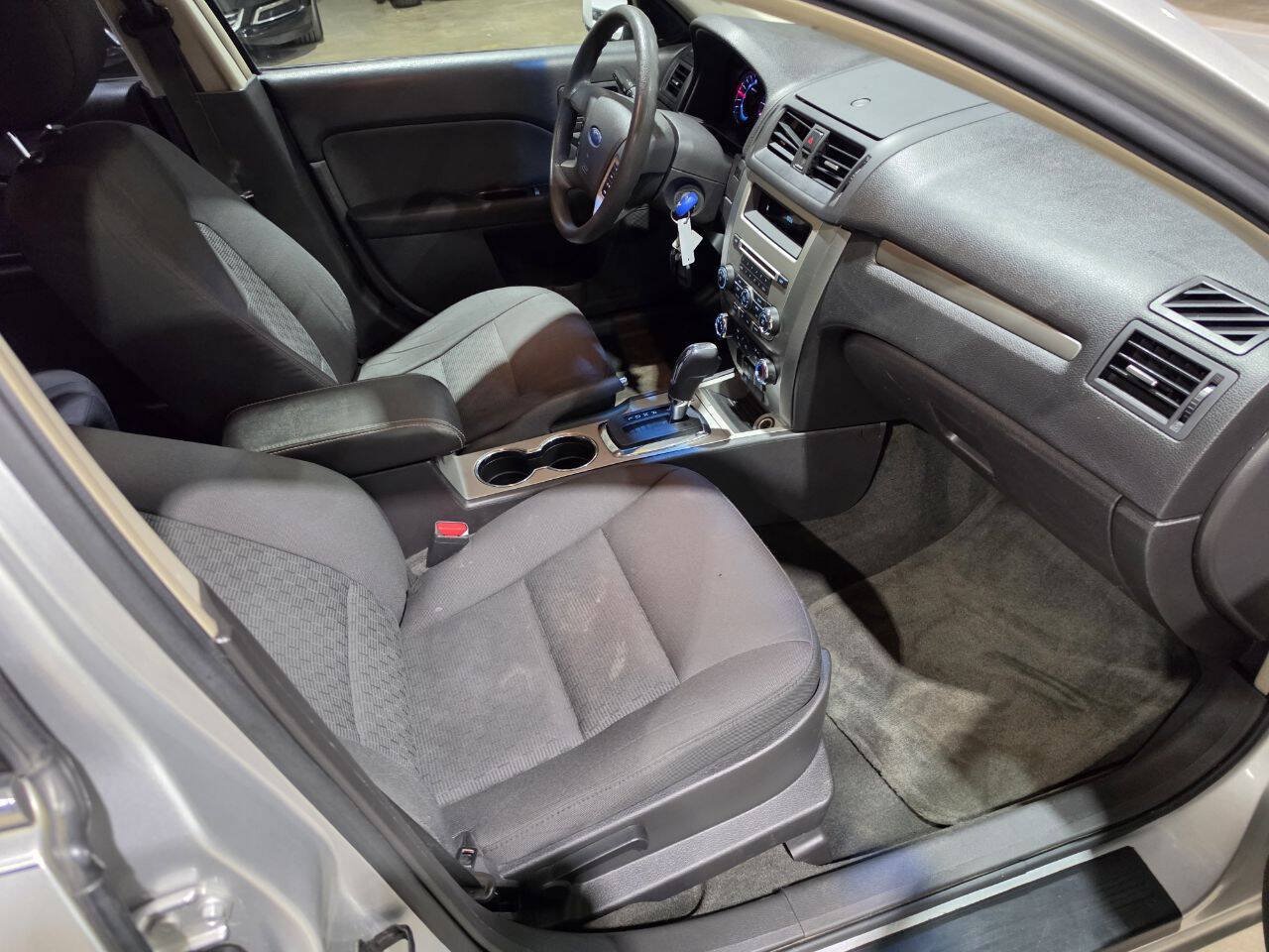 Used 2012 Ford Fusion SE FWD image 34